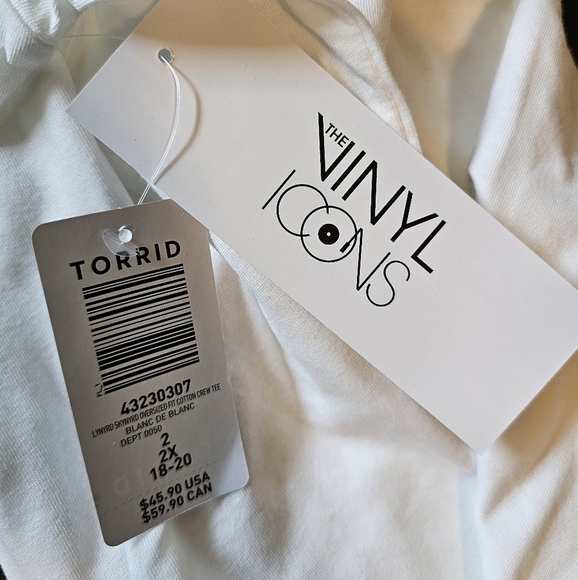 TORRID Women's Lynyrd Skynyrd Oversized Fit Tee, White, Size 2X (18-20) - Picture 8 of 8